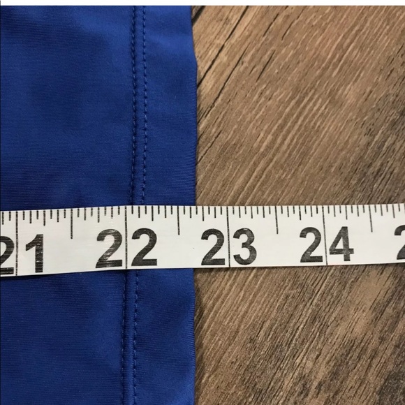 Merrell V-neck Select Wick T-Shirt Lace Detail - Picture 9 of 9